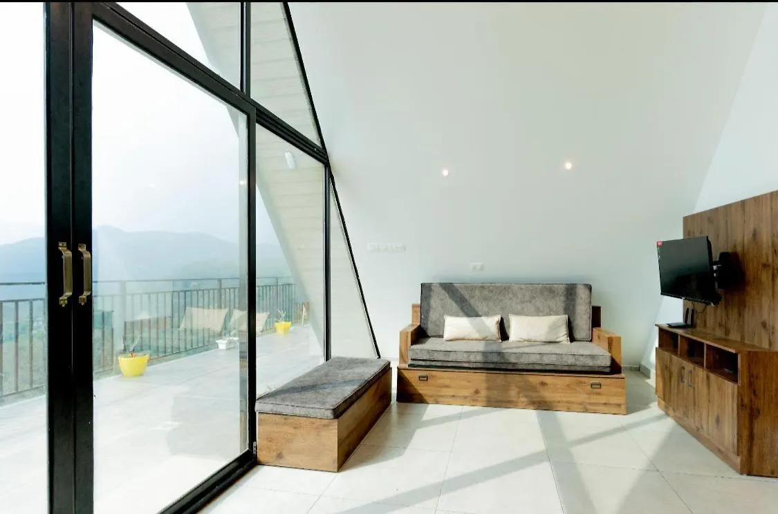 Misty Hideout Bed & Breakfast Kakkadampoyil India