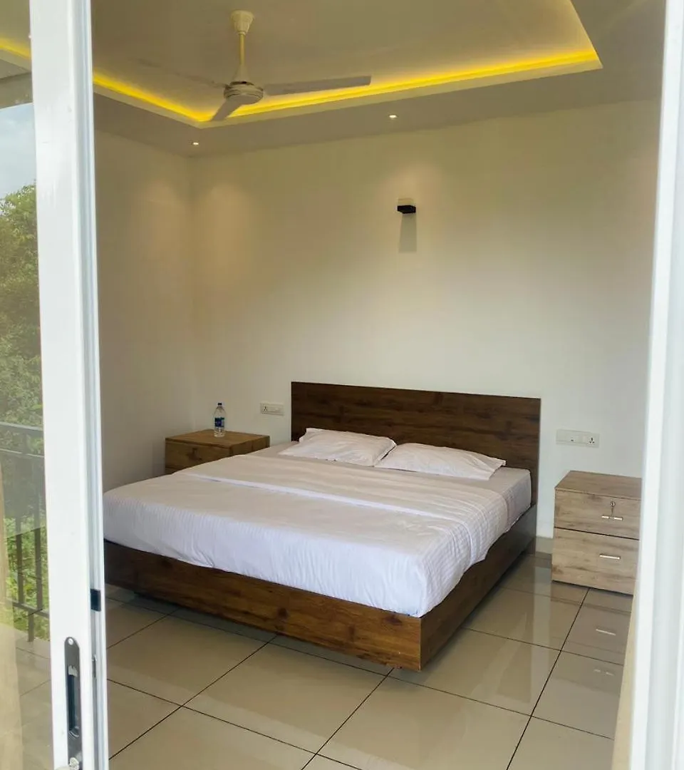 Misty Hideout Bed & Breakfast Kakkadampoyil