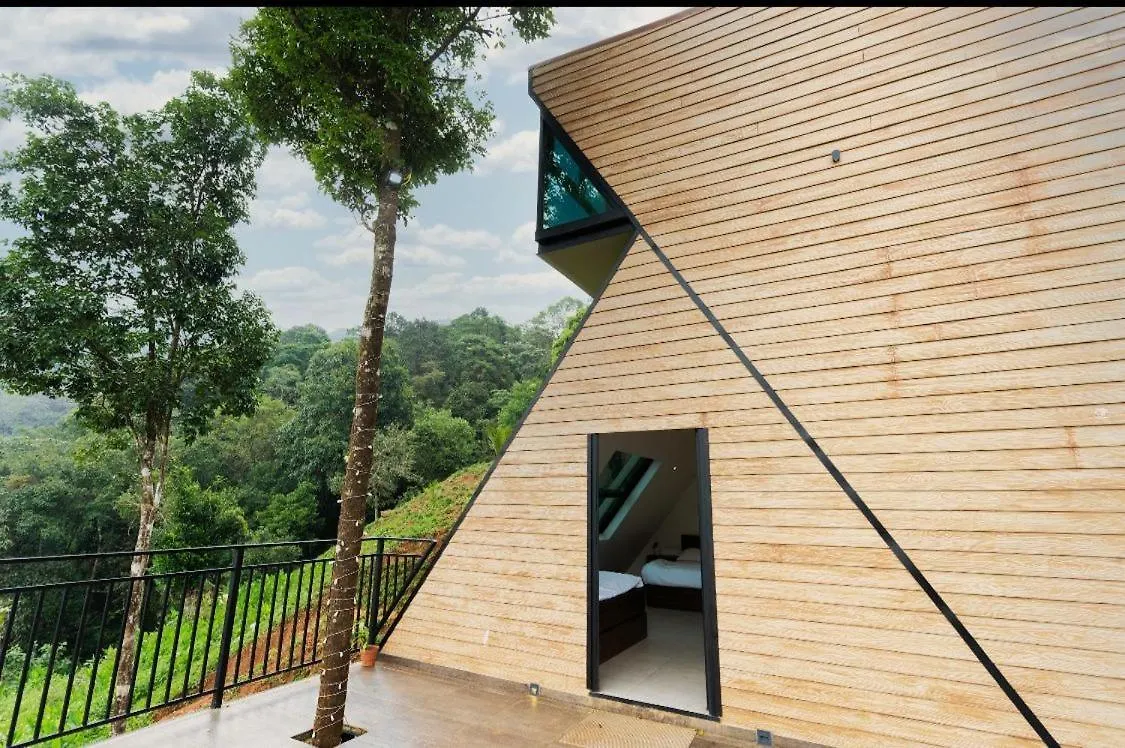 Misty Hideout Bed & Breakfast Kakkadampoyil