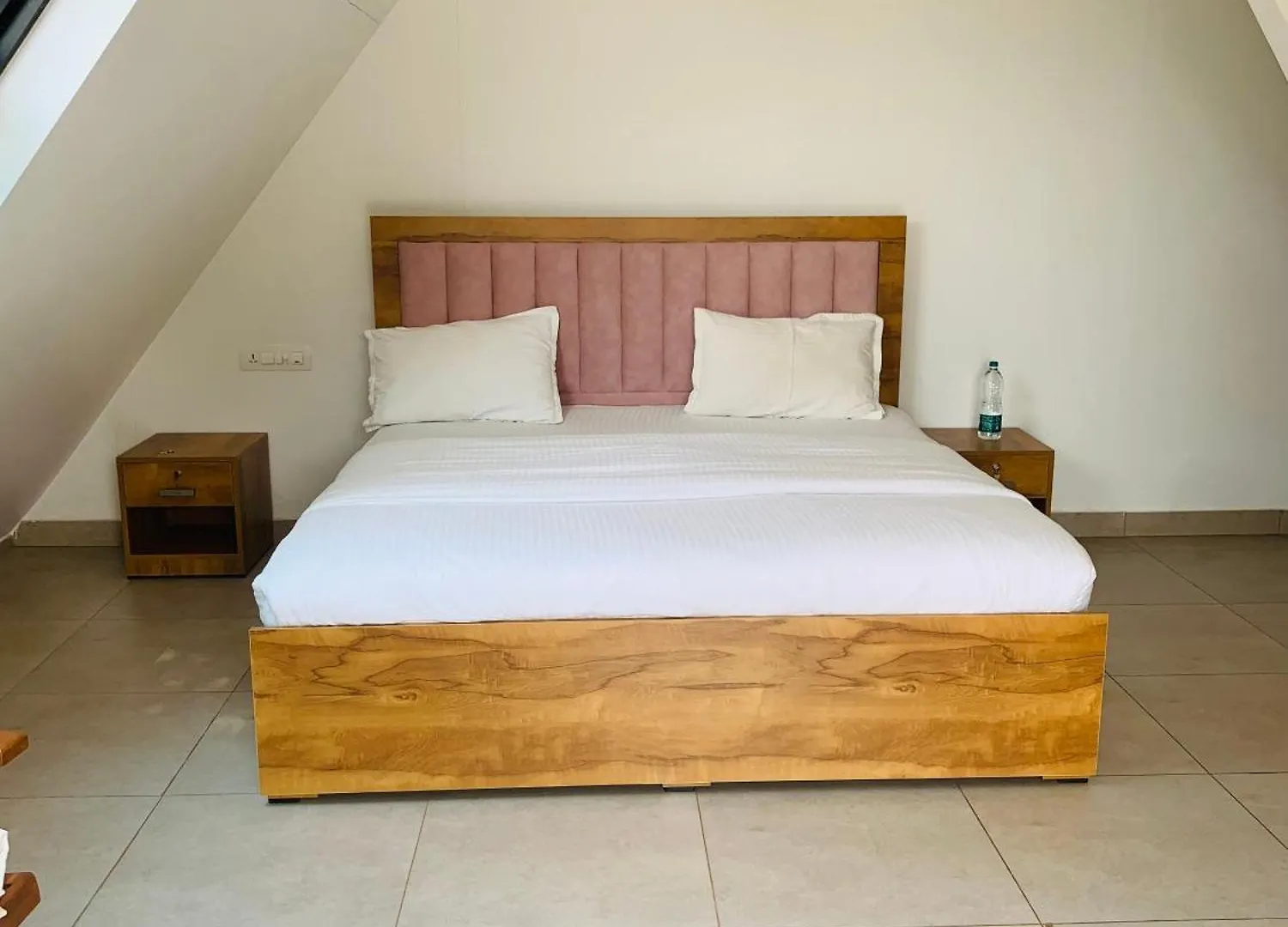 Misty Hideout Bed & Breakfast Kakkadampoyil India
