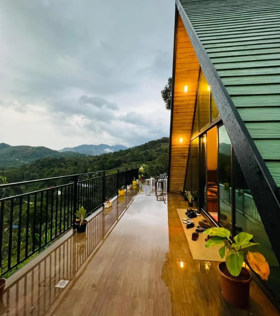Misty Hideout Bed & Breakfast Kakkadampoyil