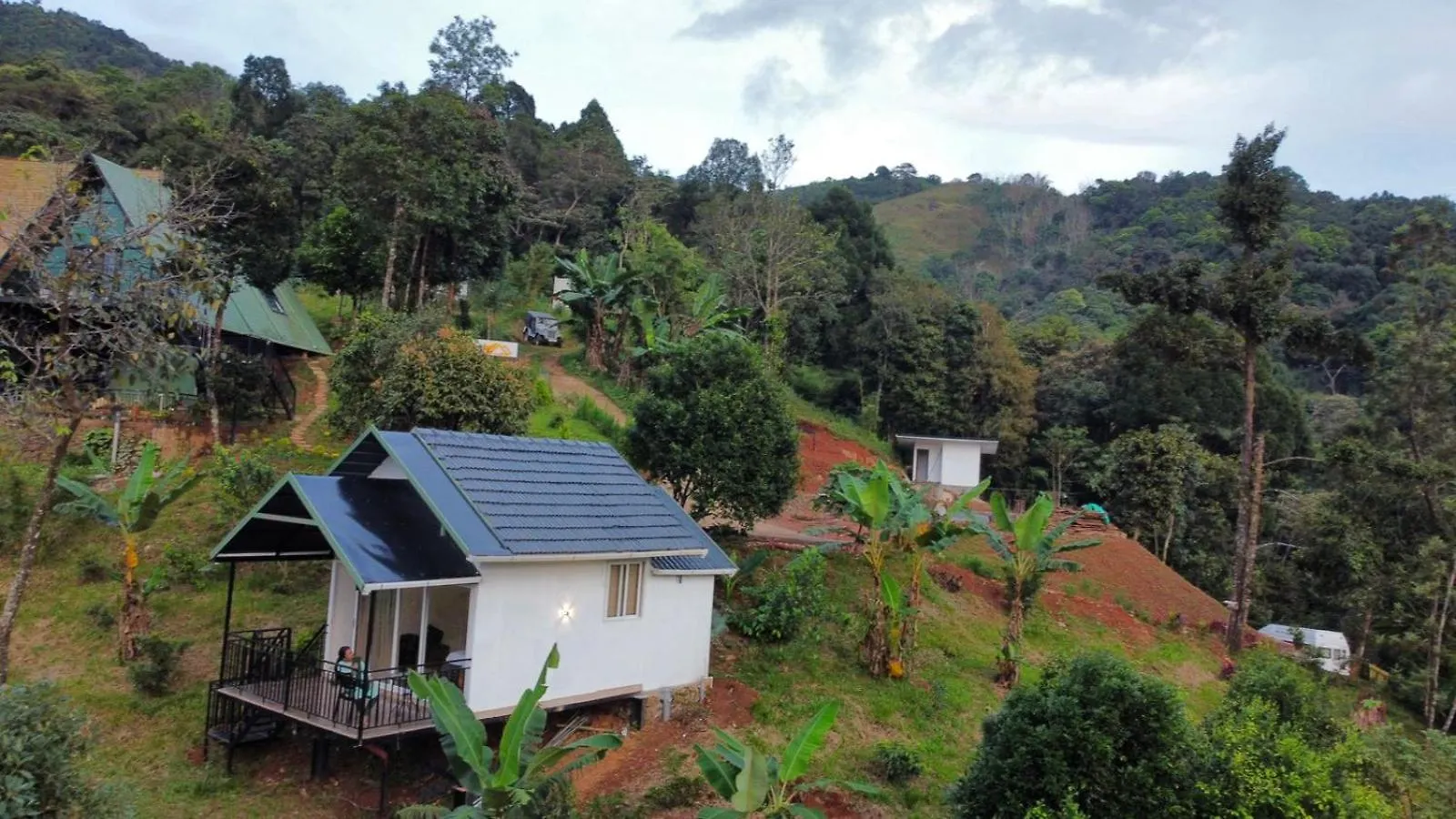Misty Hideout Bed & Breakfast Kakkadampoyil